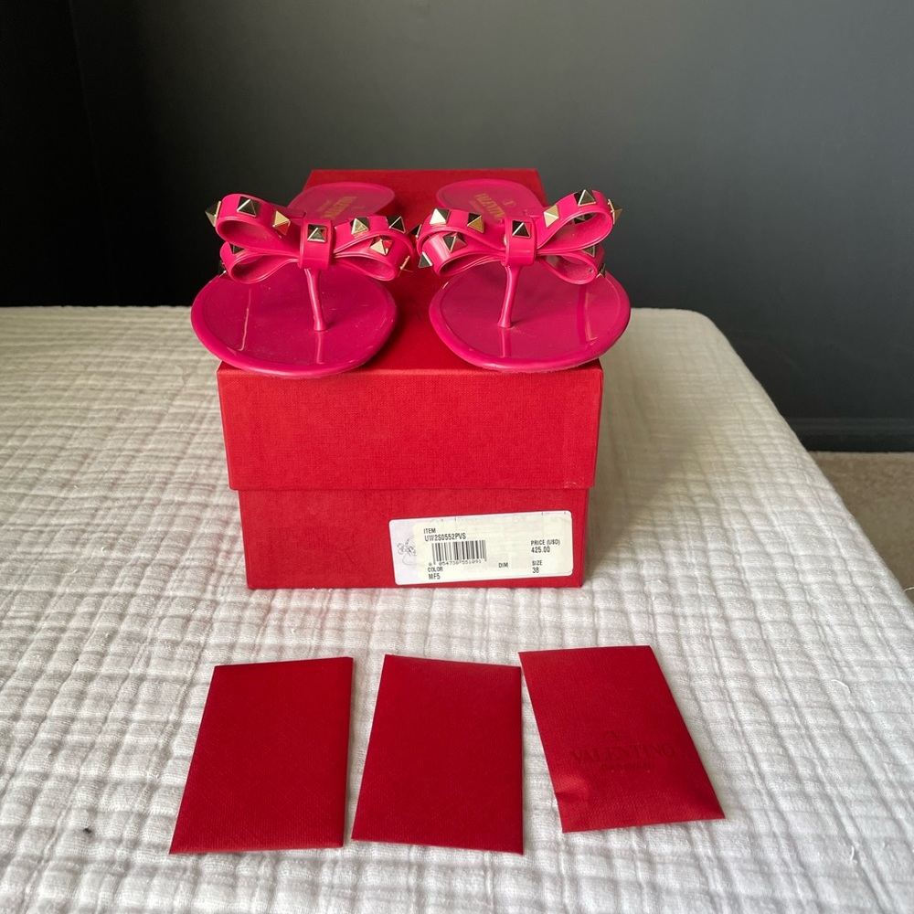Valentino Pink Rockstud Jelly Thong Sandals sz. 38